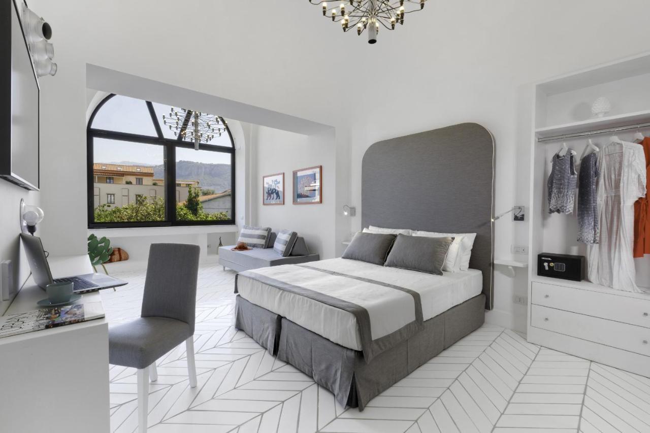 Estate4Home - Iommella Luxury Rooms Сант'Агнело Екстериор снимка