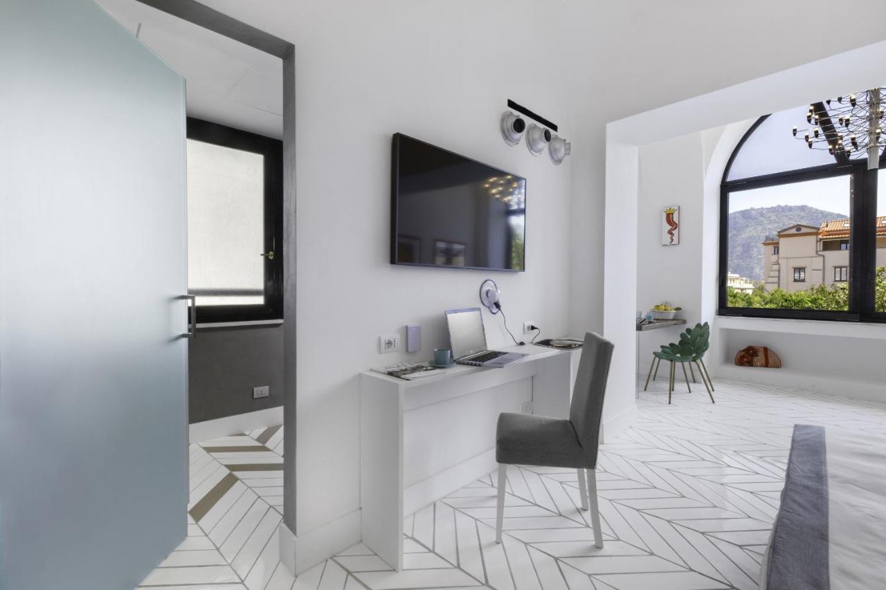 Estate4Home - Iommella Luxury Rooms Сант'Агнело Екстериор снимка