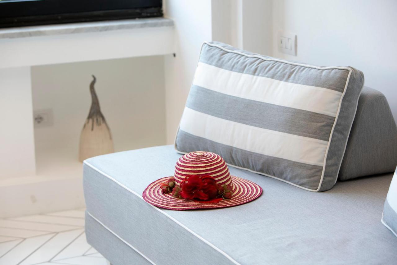 Estate4Home - Iommella Luxury Rooms Сант'Агнело Екстериор снимка