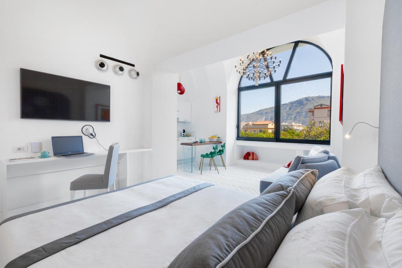 Estate4Home - Iommella Luxury Rooms Сант'Агнело Екстериор снимка